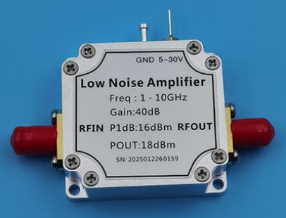 超宽带低噪声放大器